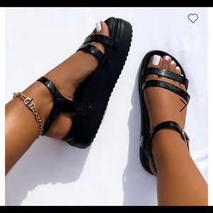 Black Flatform Sandals